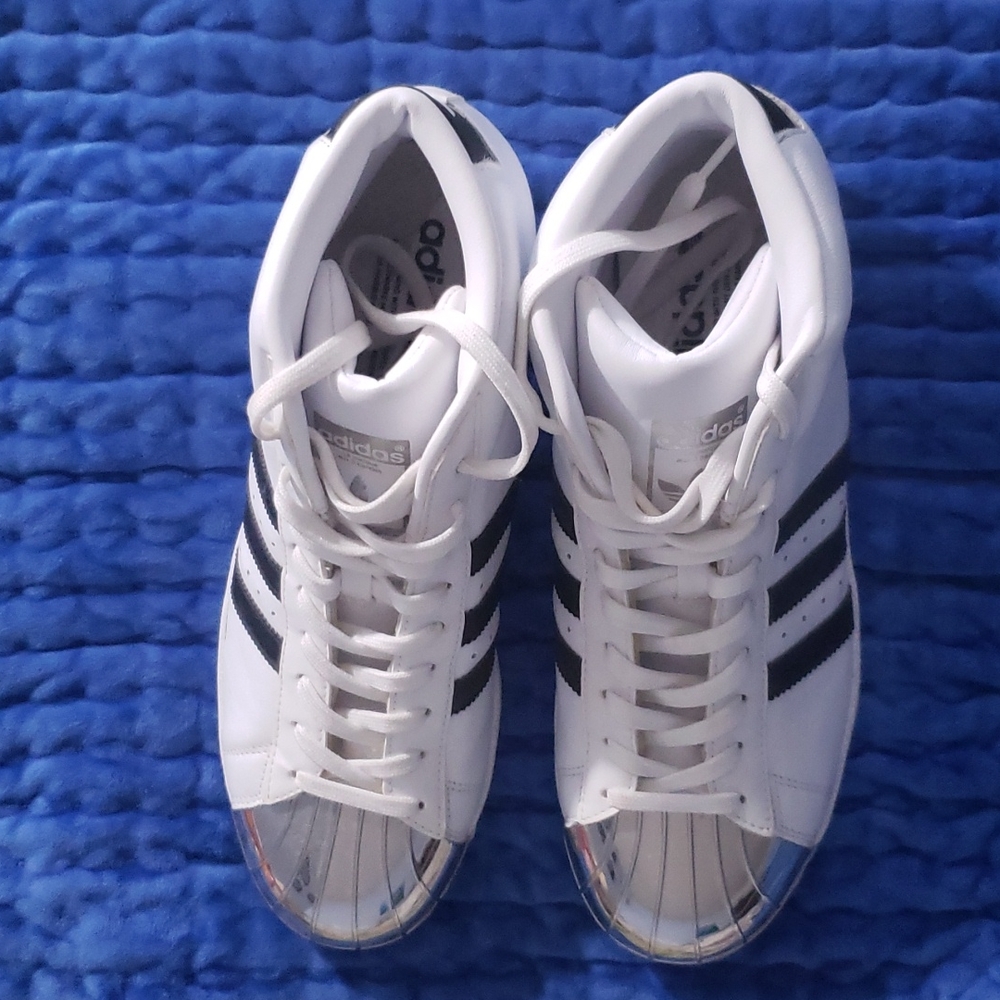 Adidas 9 1/2 men